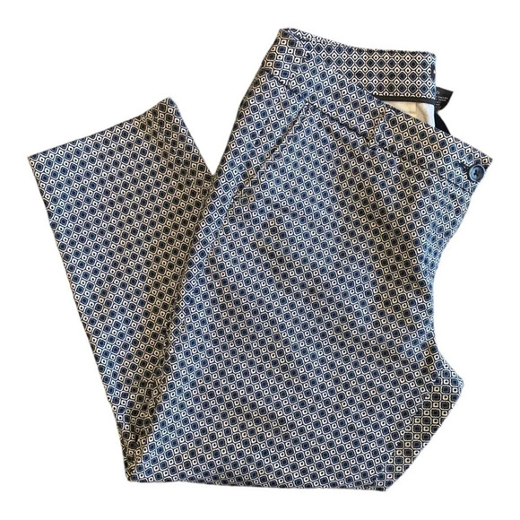 Hilary Radley Slim Leg Ponte Print Crop Pant Black & Blue Medallion Size: 12 - Picture 4 of 8